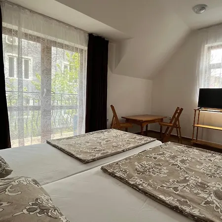 En-suite Rooms: Novа In Center