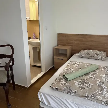 Гостьовий будинок En-suite Rooms: Novа In Center Софія