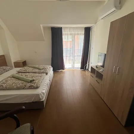 Гостьовий будинок En-suite Rooms: Novа In Center