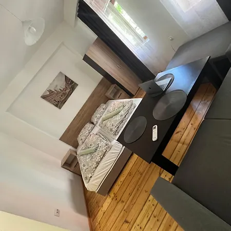 Гостьовий будинок En-suite Rooms: Novа In Center