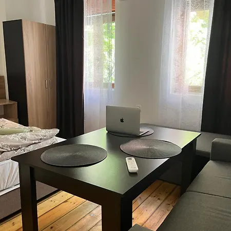 Гостьовий будинок En-suite Rooms: Novа In Center 2*