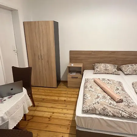 En-suite Rooms: Novа In Center 2*